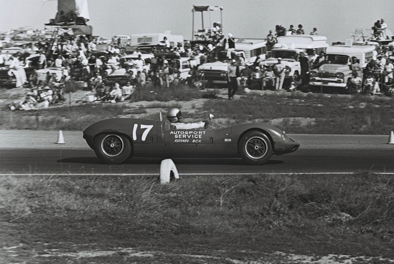  Bill Krause running in the top ten in 1963 la time grand prix at riverside